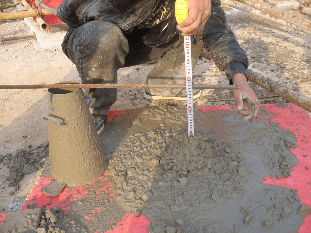 混凝土的流动性受多种因素影响